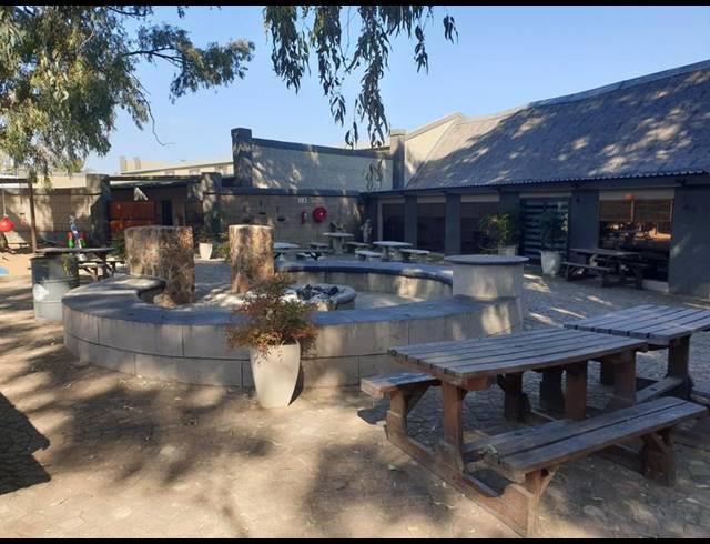 BUSINESS FOR SALE IN PARYS CENTRAL